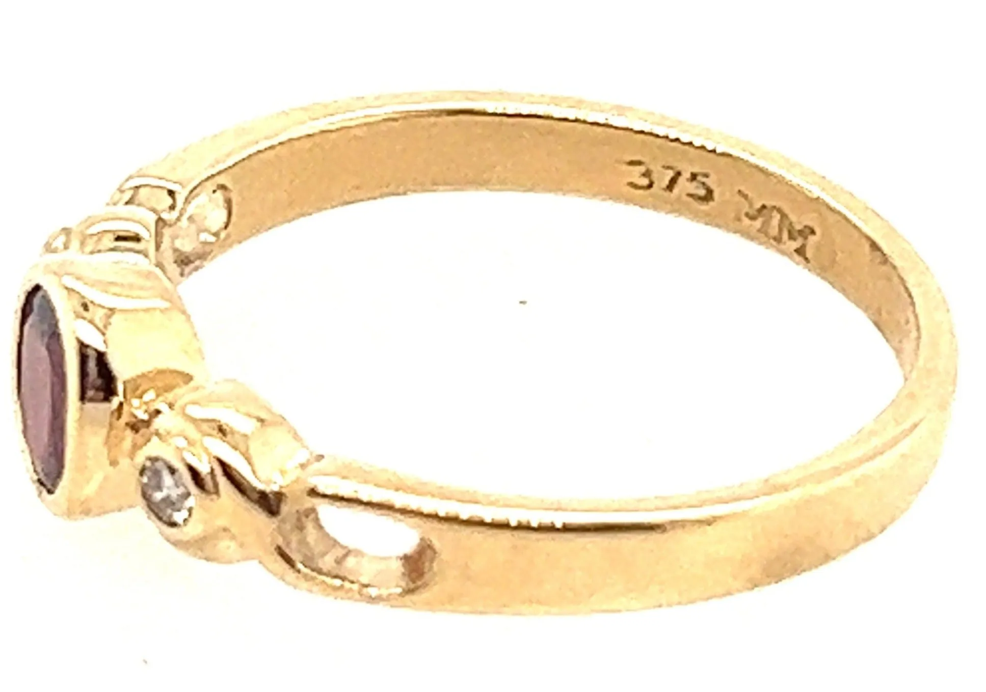 0.50ct Ruby & Diamond Yellow Gold Ring - A Romantic Valentine's Treasure