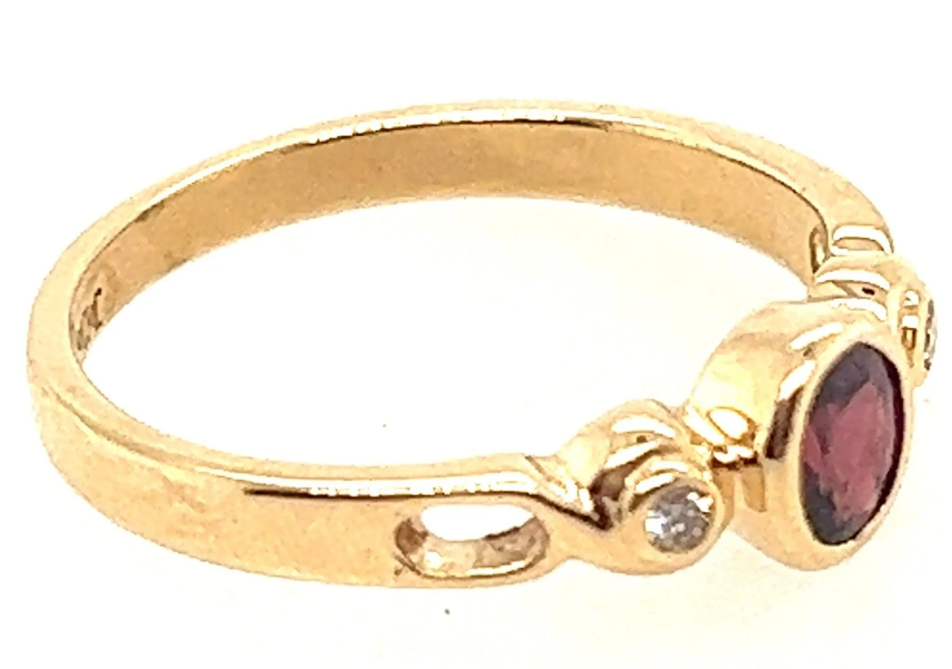 0.50ct Ruby & Diamond Yellow Gold Ring - A Romantic Valentine's Treasure