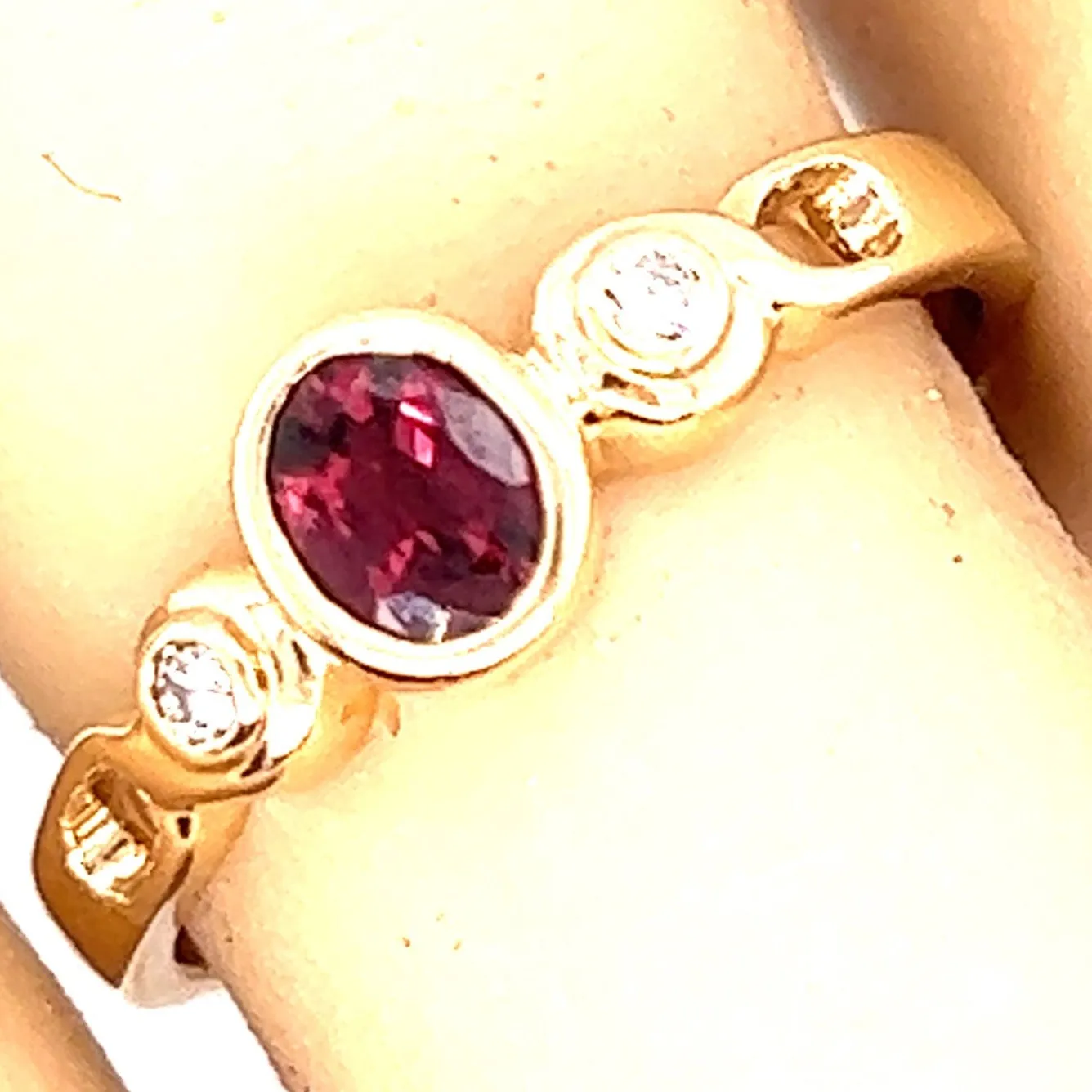 0.50ct Ruby & Diamond Yellow Gold Ring - A Romantic Valentine's Treasure