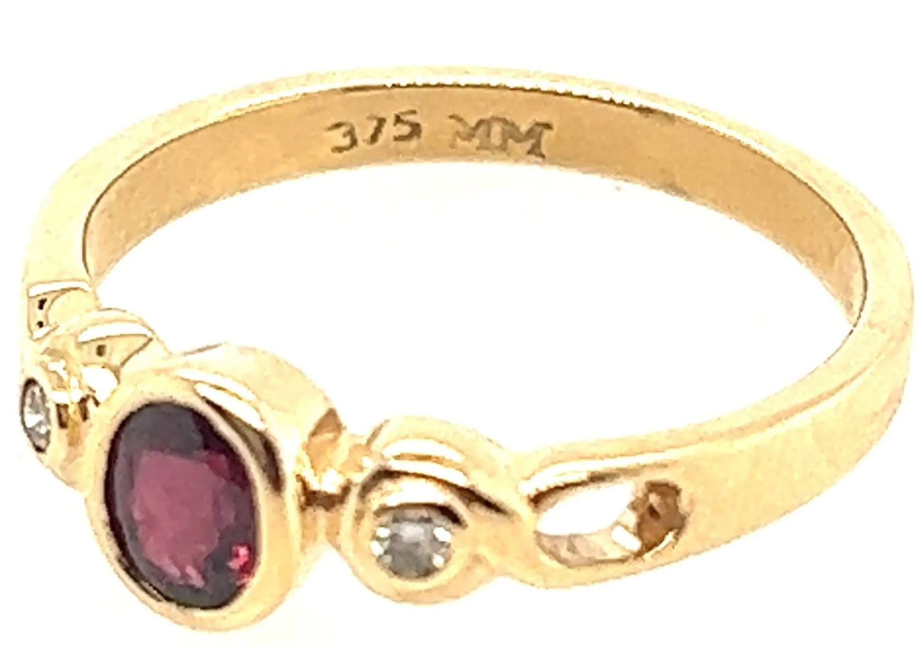 0.50ct Ruby & Diamond Yellow Gold Ring - A Romantic Valentine's Treasure