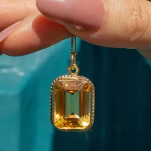 9ct Gold Citrine Pendant, 12.00ct Rectangular Citrine