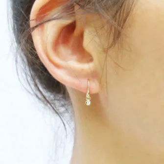 <!--ER603dia-->dainty earrings with white diamond