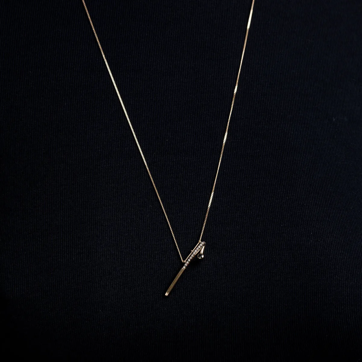 "Drosera" Black and White Diamond Long Bar Necklace
